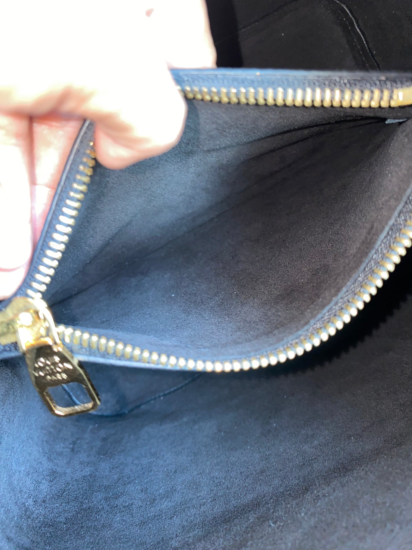 Louis Vuitton Neo Noe MM Black Empreinte