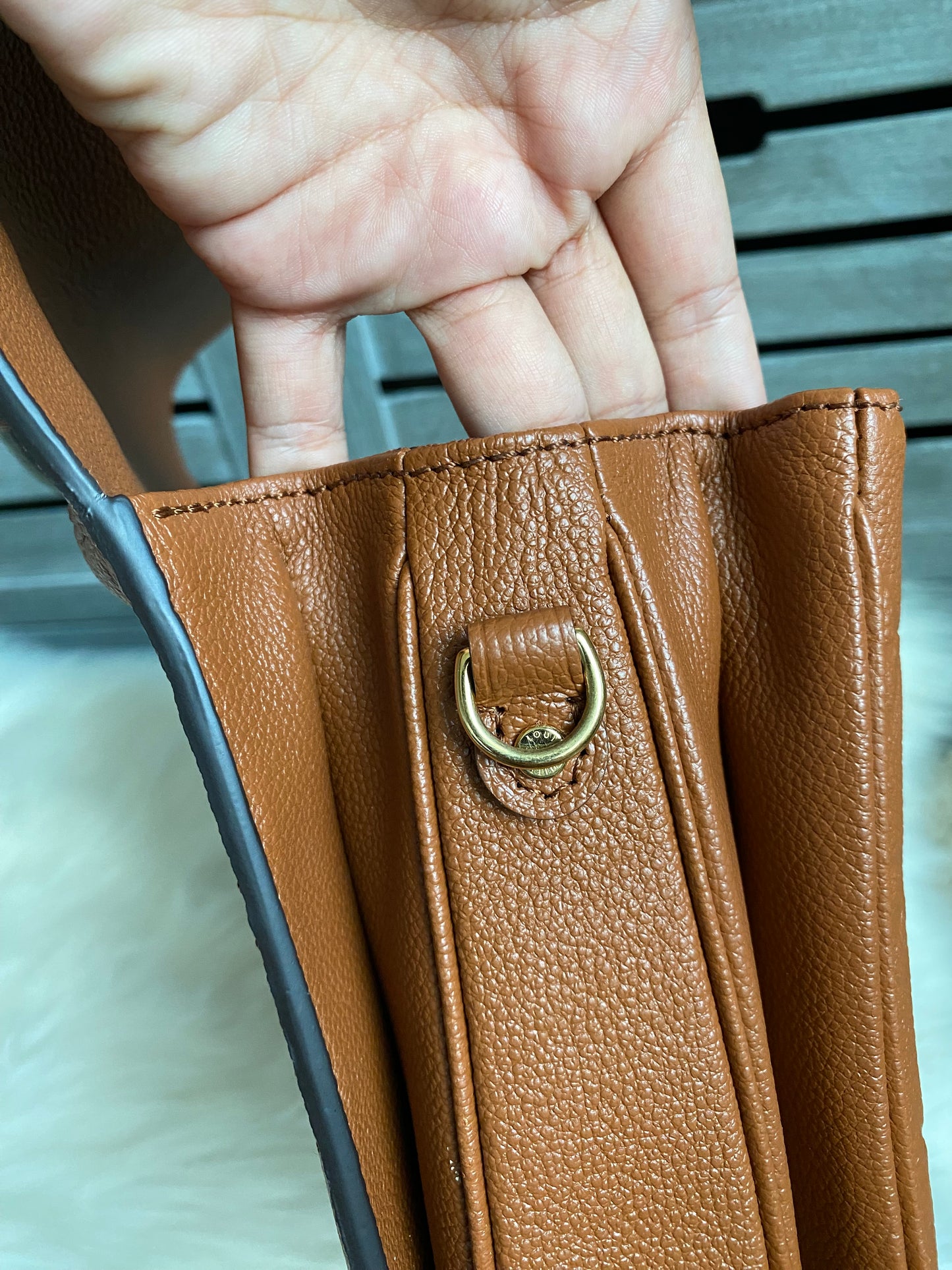 Louis Vuitton Pochette Metis Empreinte Leather - Cognac