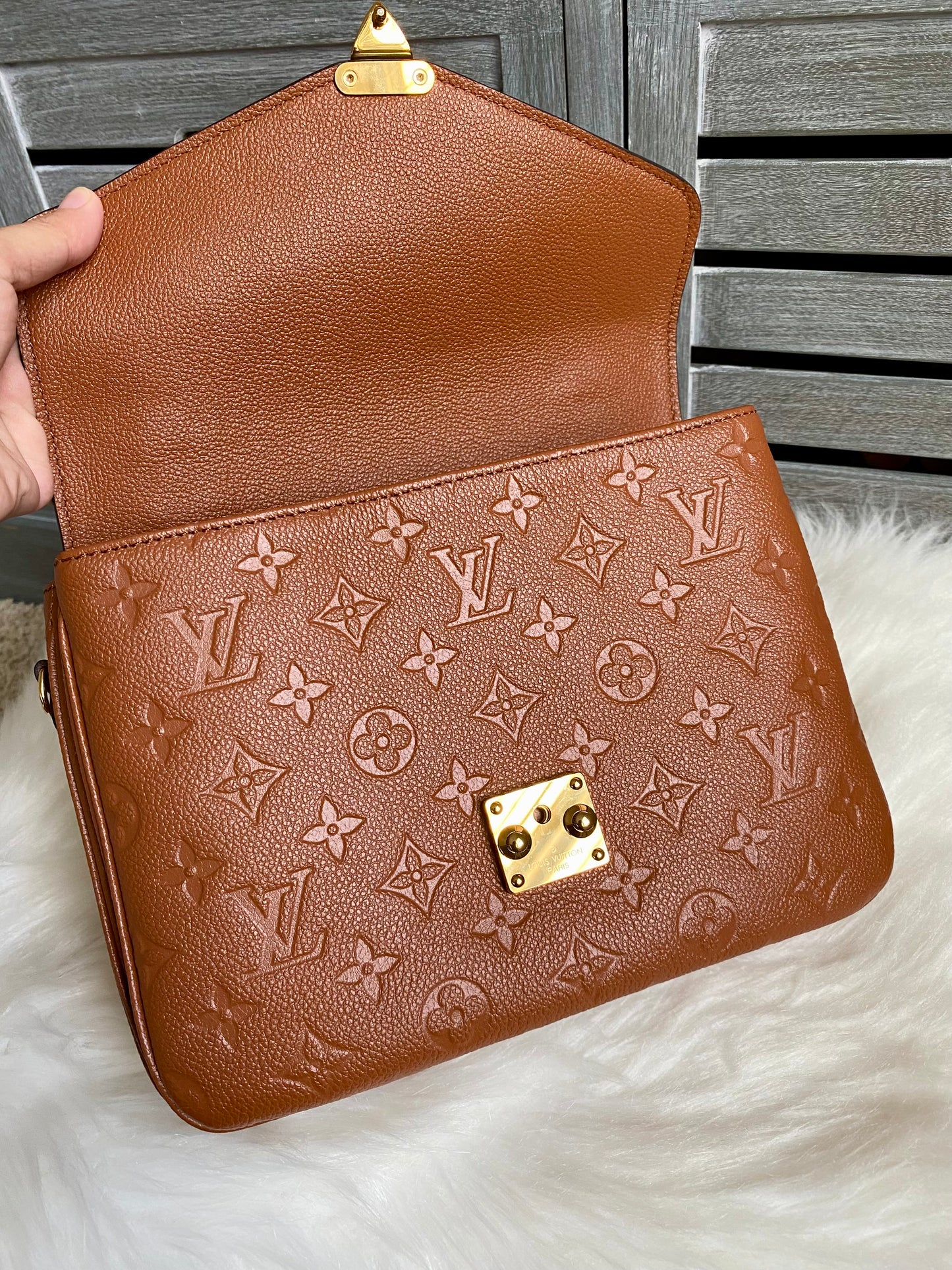 Louis Vuitton Pochette Metis Empreinte Leather - Cognac