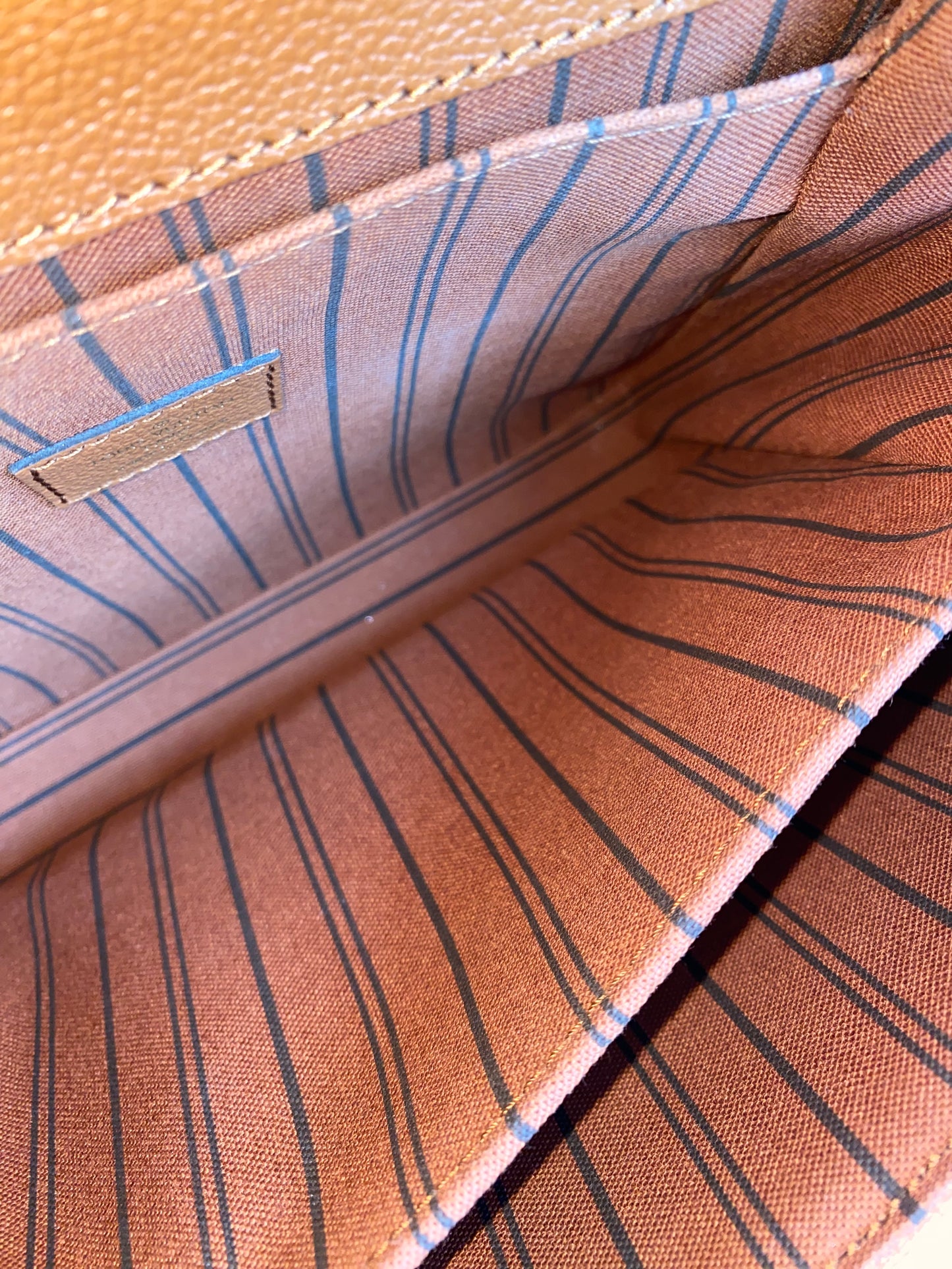 Louis Vuitton Pochette Metis Empreinte Leather - Cognac