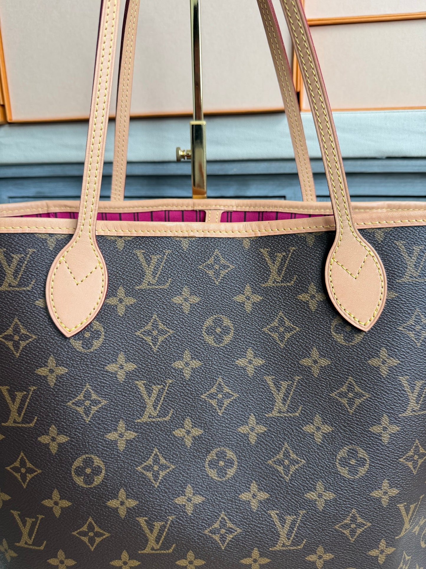 Louis Vuitton Neverfull MM With Pouch Pivoine