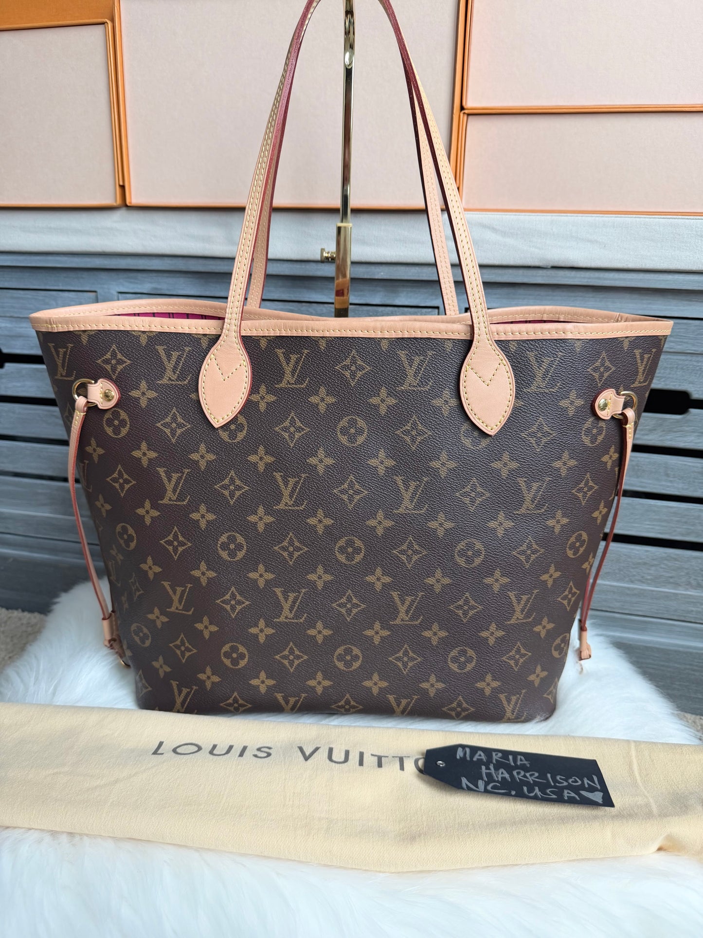 Louis Vuitton Neverfull MM With Pouch Pivoine