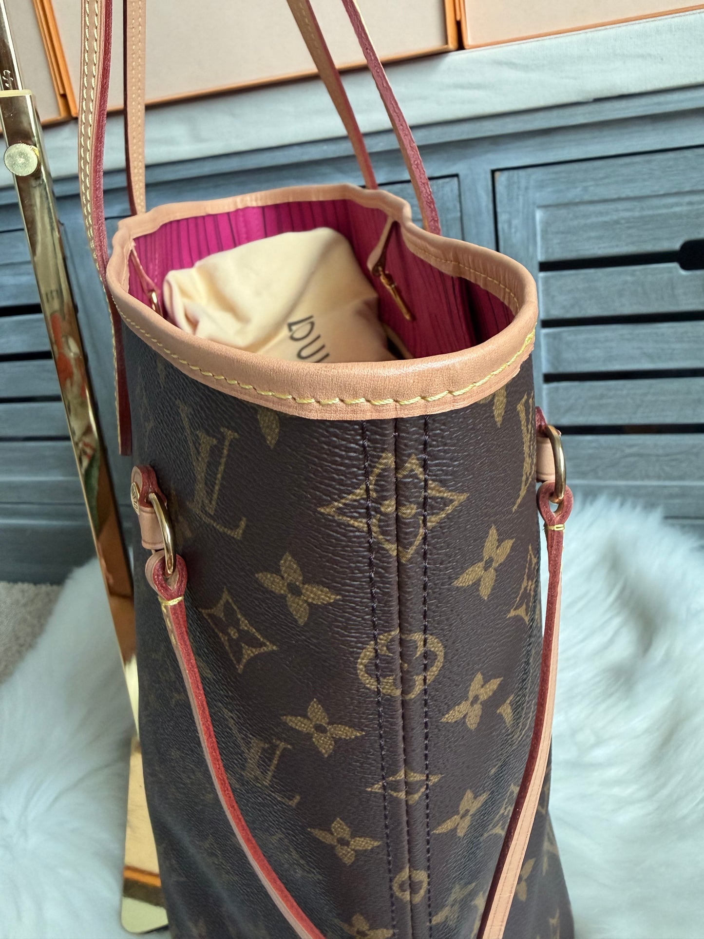 Louis Vuitton Neverfull MM With Pouch Pivoine
