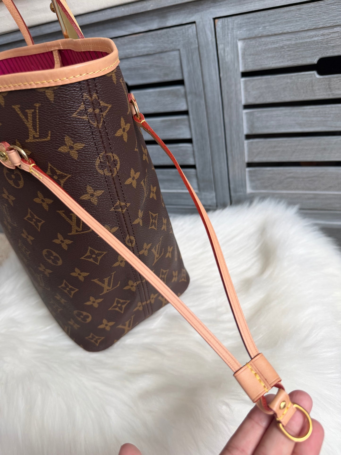 Louis Vuitton Neverfull MM With Pouch Pivoine