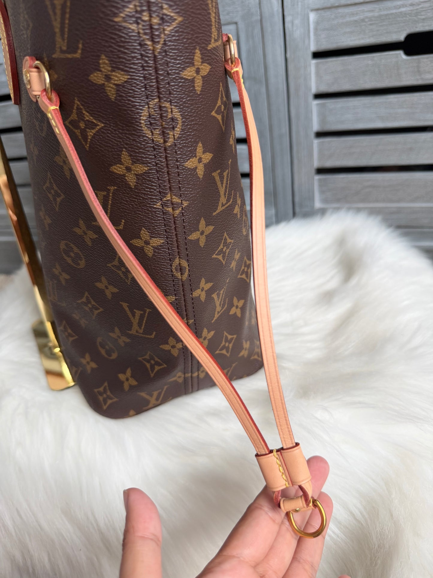 Louis Vuitton Neverfull MM With Pouch Pivoine
