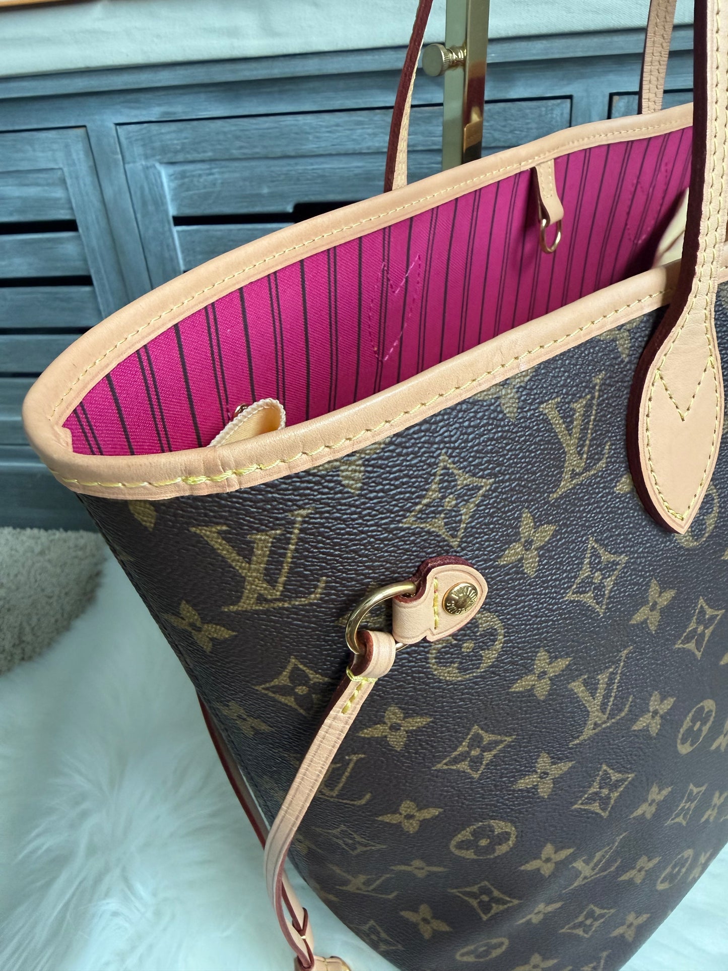 Louis Vuitton Neverfull MM With Pouch Pivoine