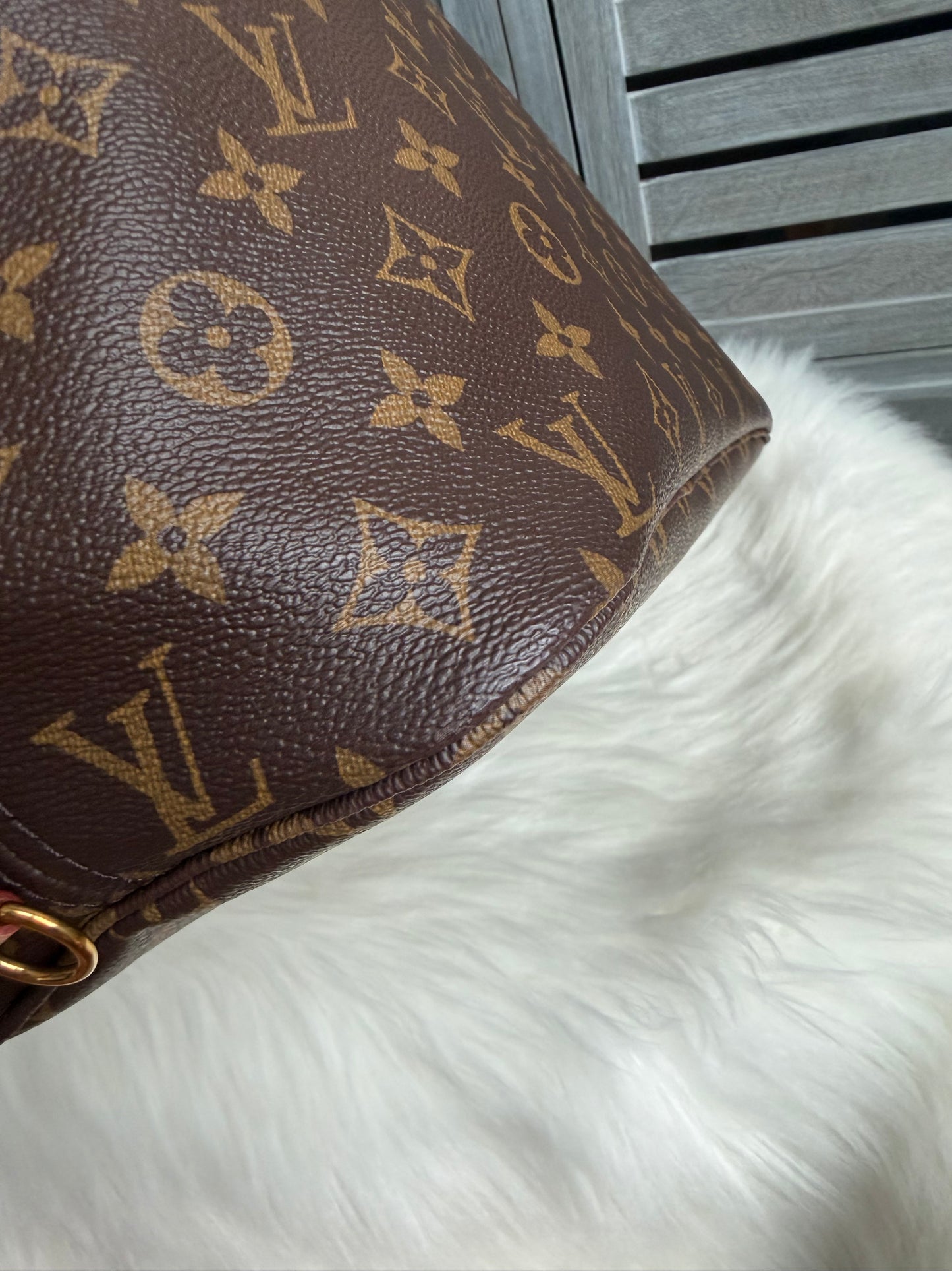 Louis Vuitton Neverfull MM With Pouch Pivoine