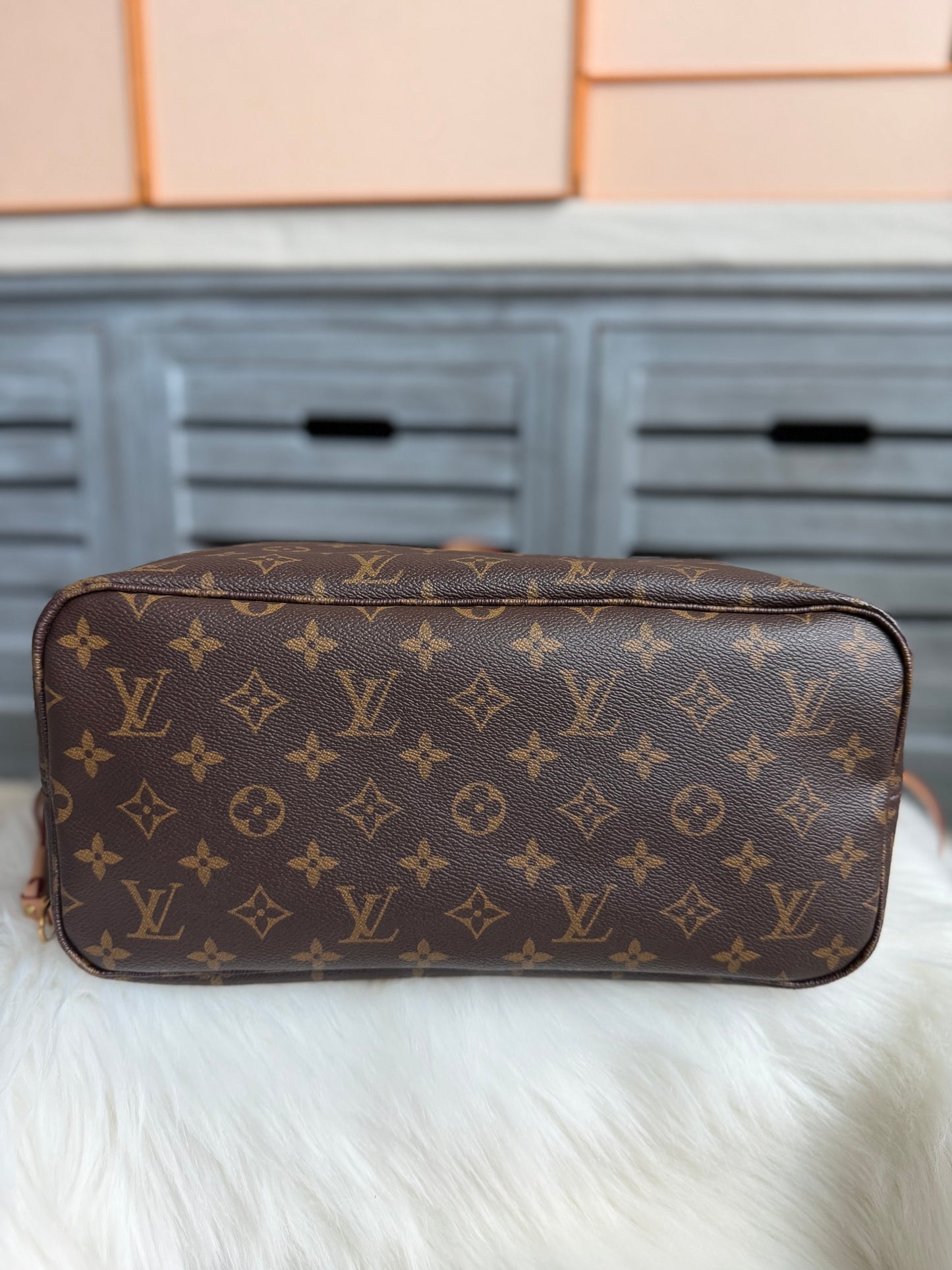 Louis Vuitton Neverfull MM With Pouch Pivoine
