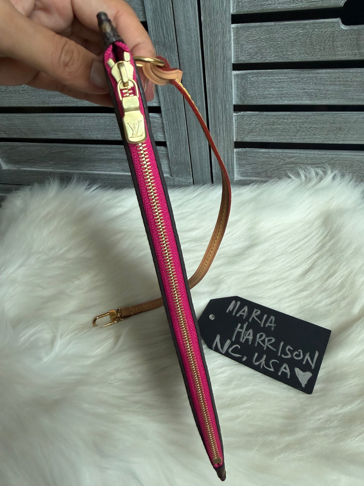 Louis Vuitton Neverfull MM With Pouch Pivoine