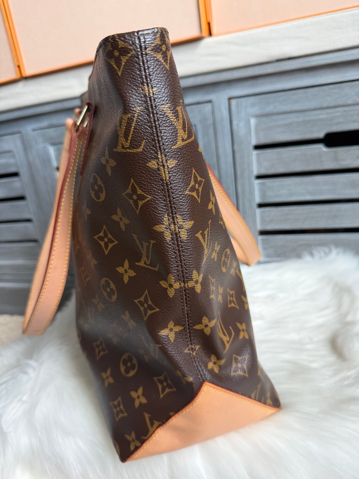 Louis Vuitton Cabas Mezzo