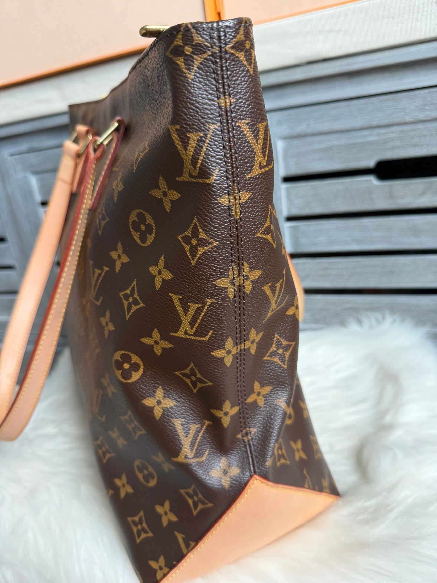 Louis Vuitton Cabas Mezzo
