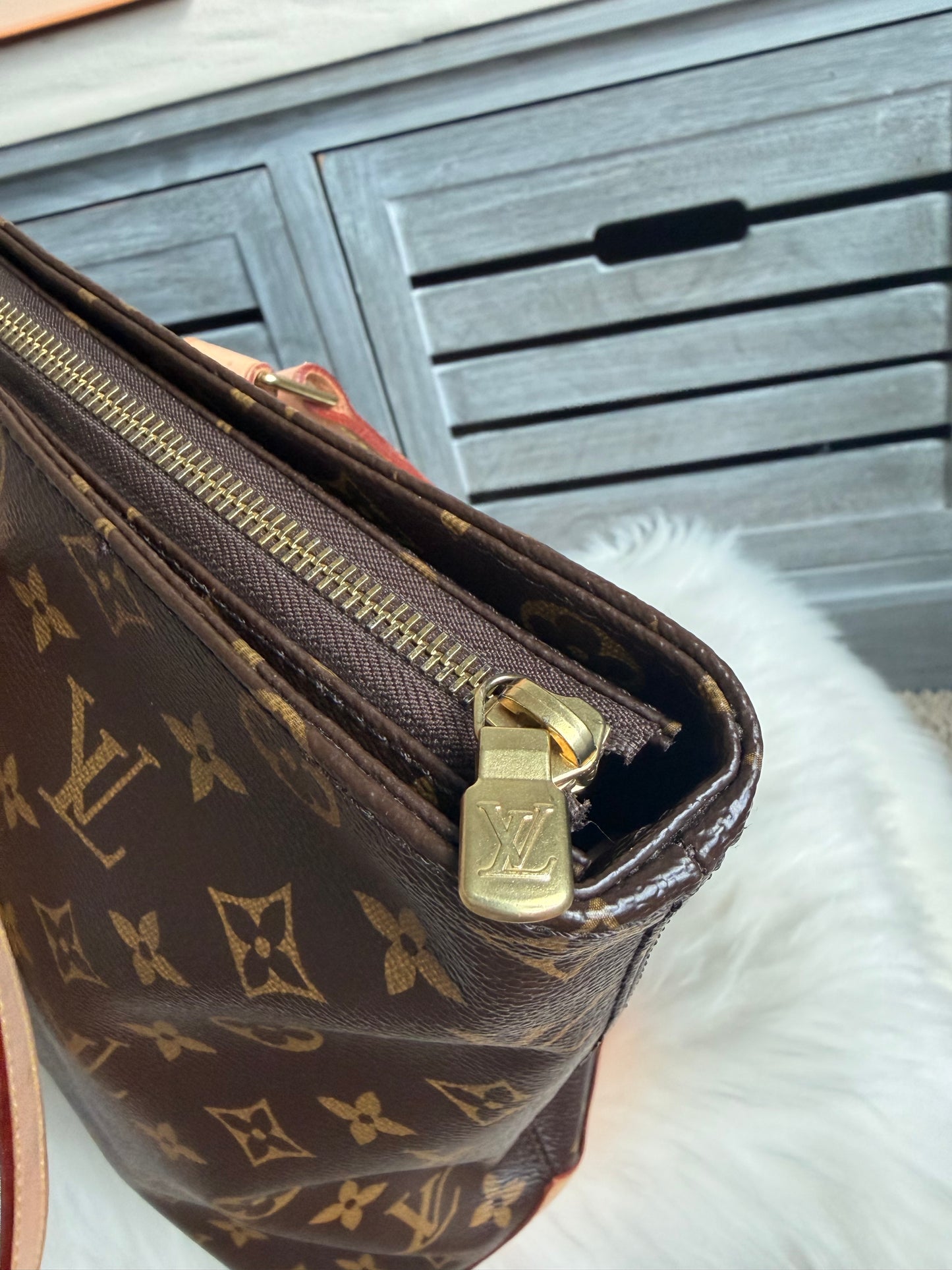Louis Vuitton Cabas Mezzo