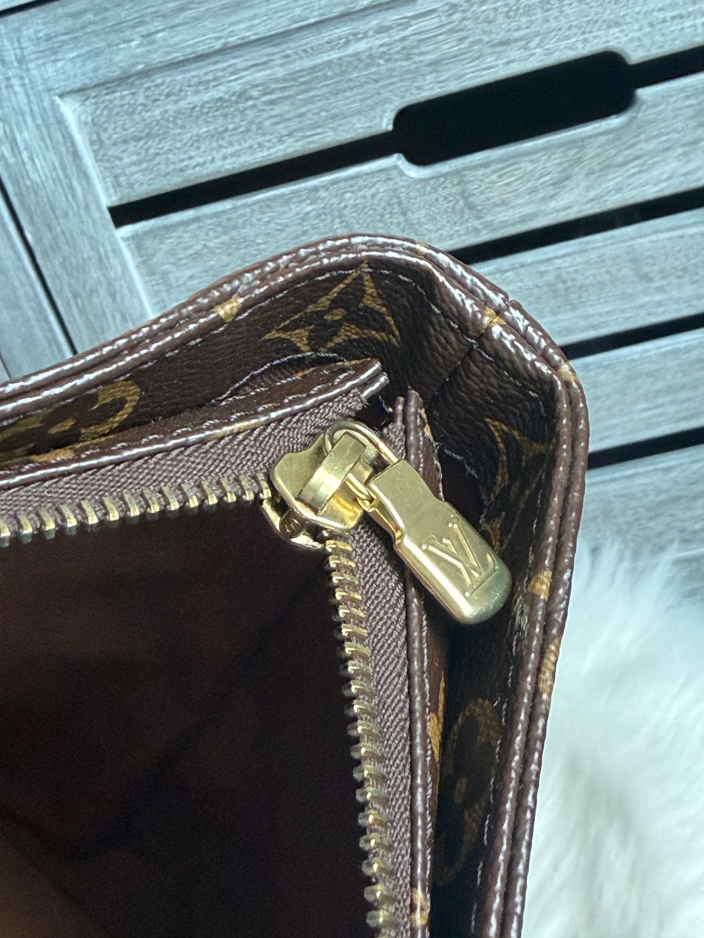 Louis Vuitton Cabas Mezzo