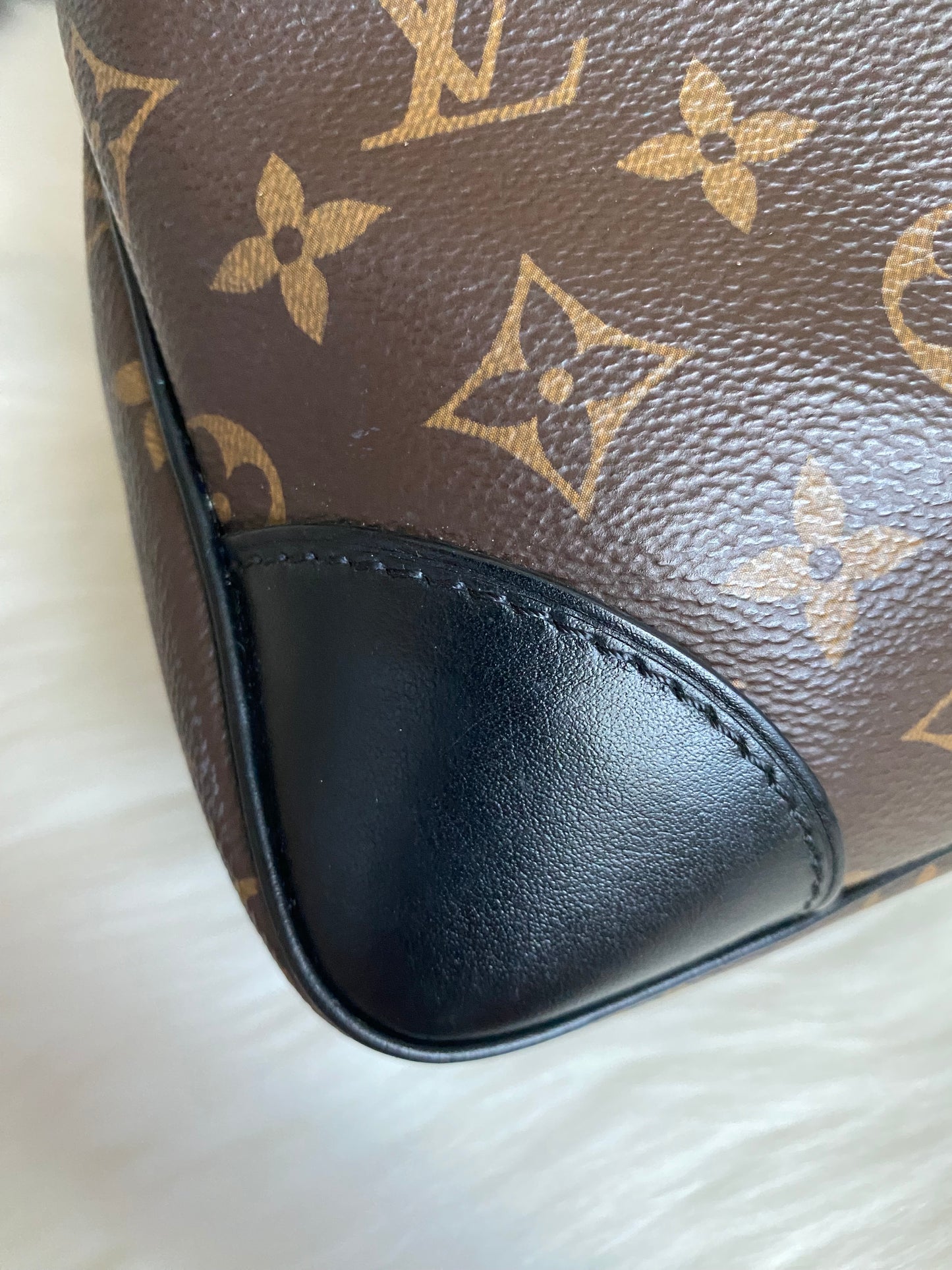 Louis Vuitton Odeon MM Noir