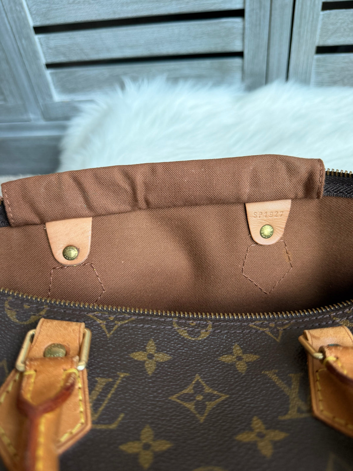 Louis Vuitton Speedy 35