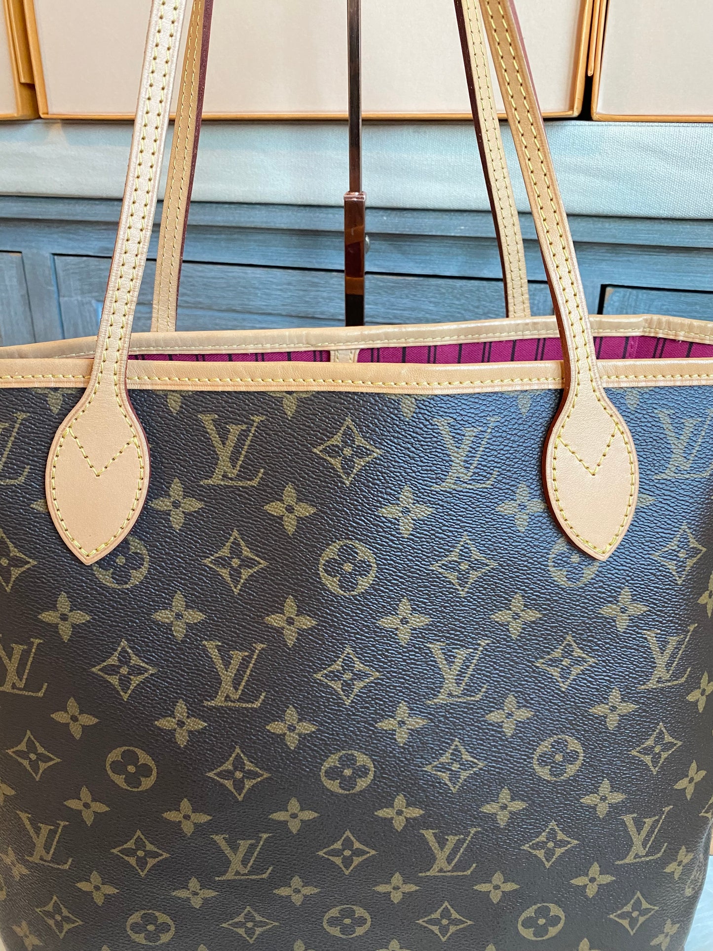 Louis Vuitton Neverfull MM With Pouch - Pivoine