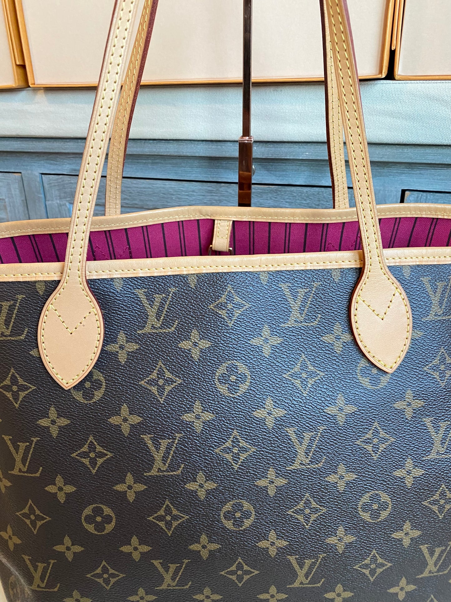 Louis Vuitton Neverfull MM With Pouch - Pivoine