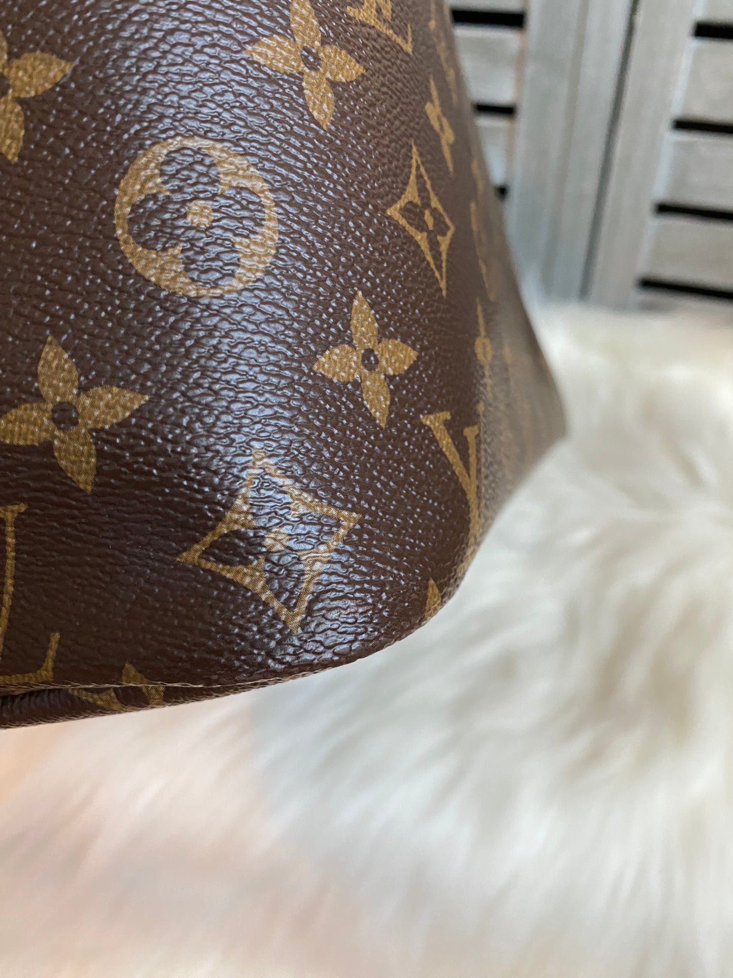 Louis Vuitton Neverfull MM With Pouch - Pivoine