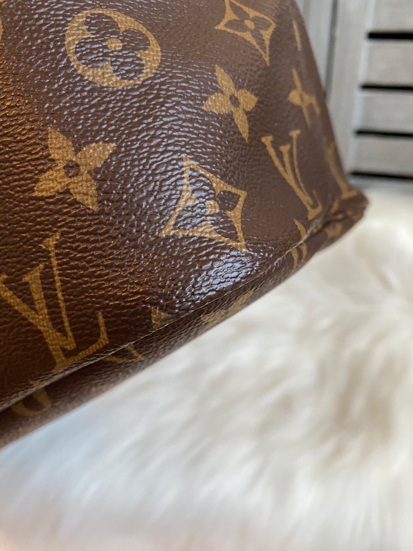 Louis Vuitton Neverfull MM With Pouch - Pivoine