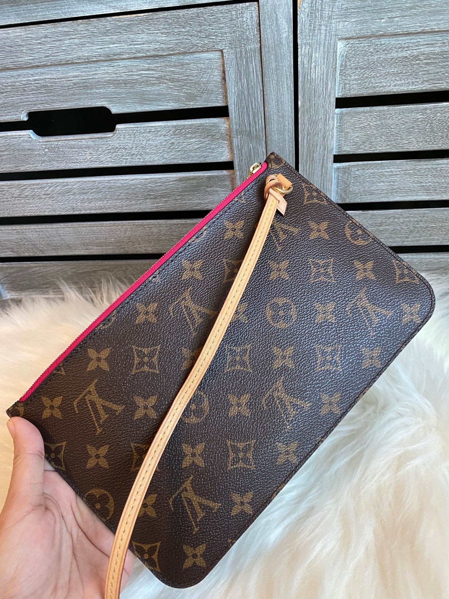 Louis Vuitton Neverfull MM With Pouch - Pivoine