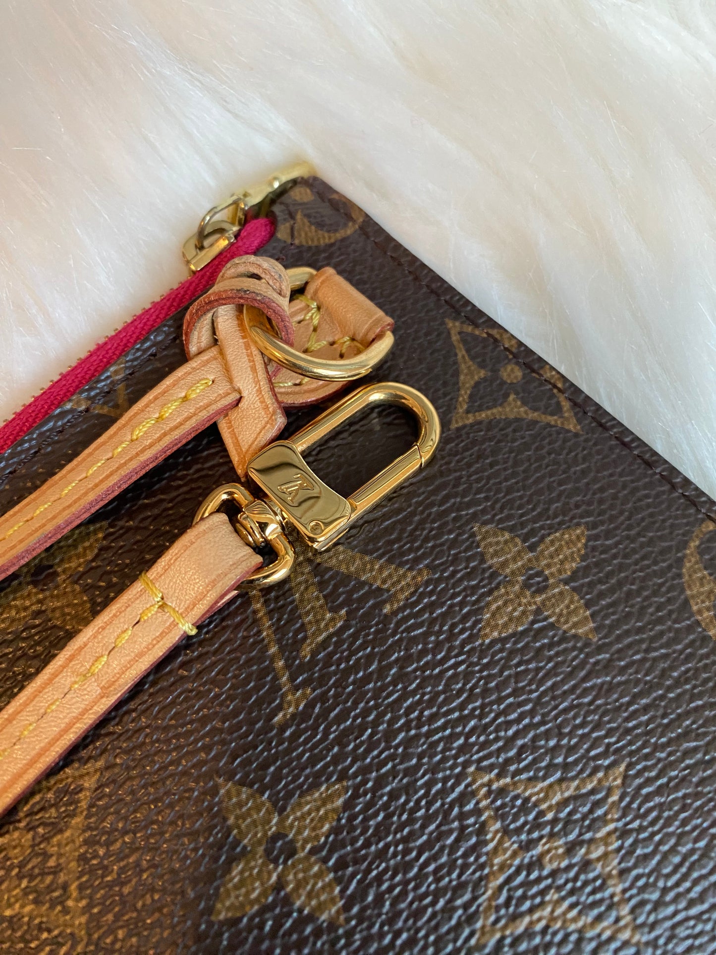 Louis Vuitton Neverfull MM With Pouch - Pivoine