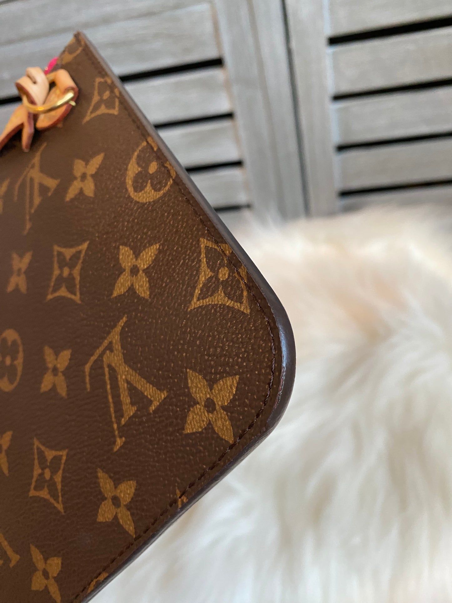 Louis Vuitton Neverfull MM With Pouch - Pivoine