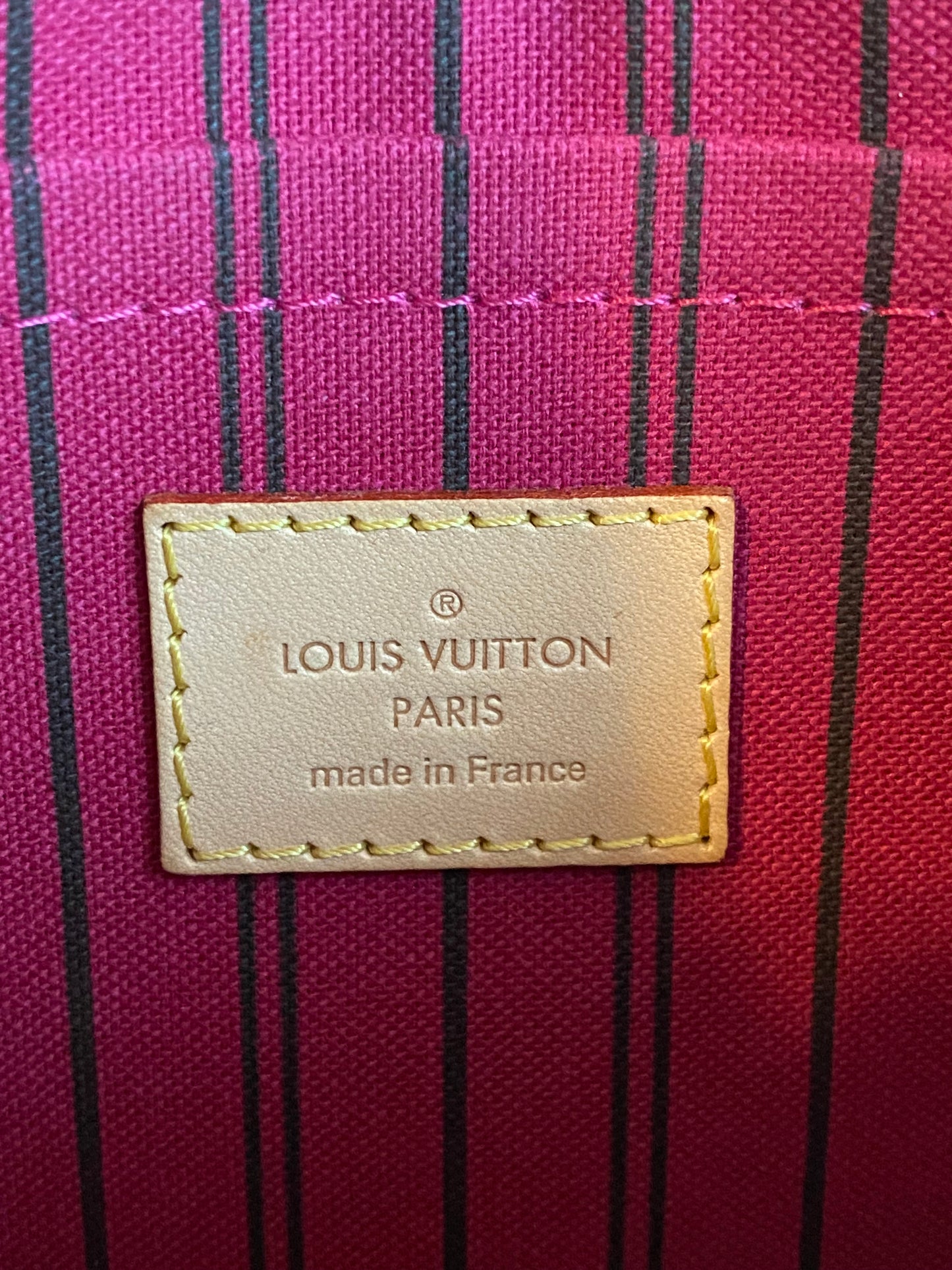 Louis Vuitton Neverfull MM With Pouch - Pivoine