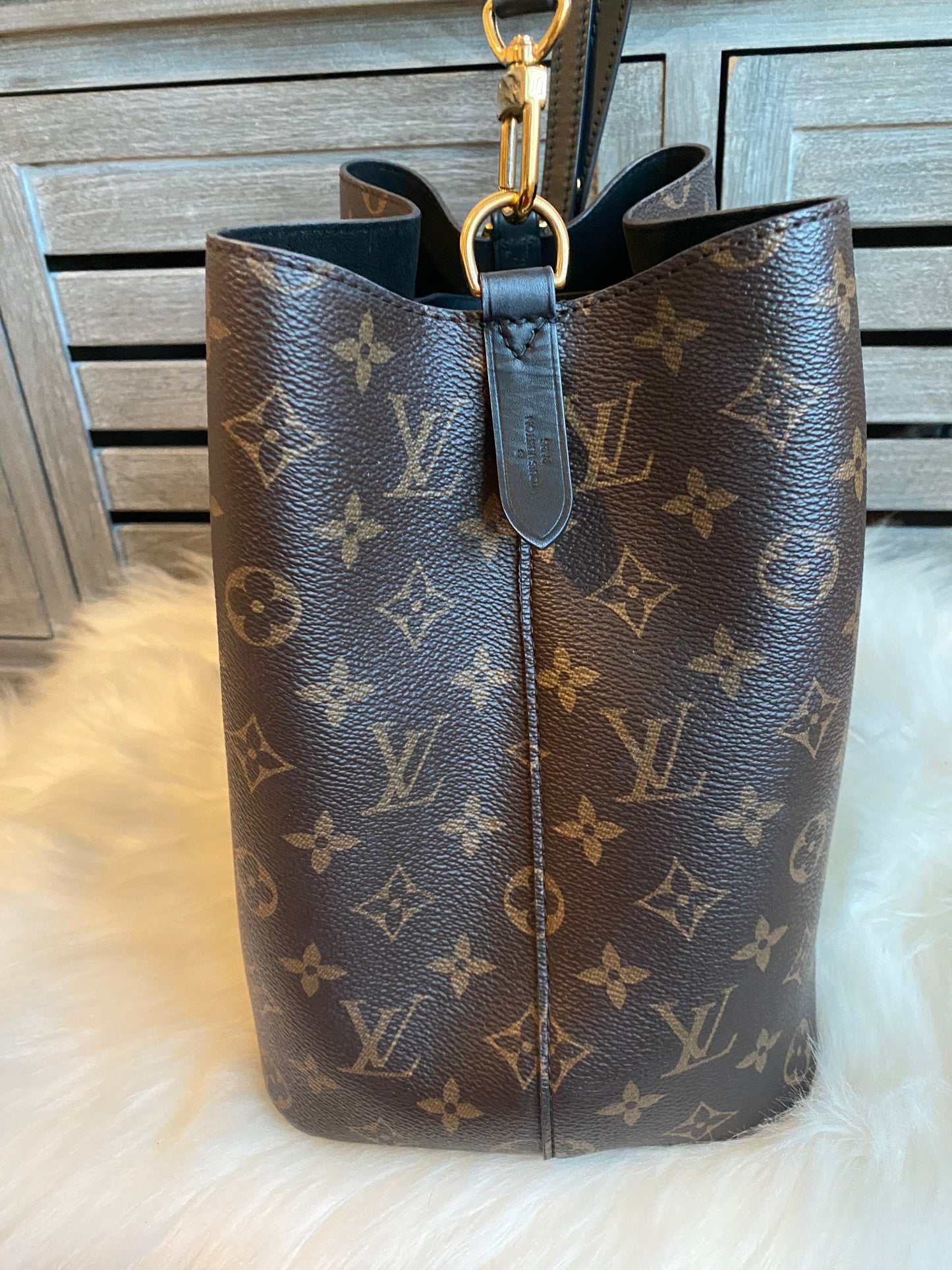 Louis Vuitton NeoNoe MM Black