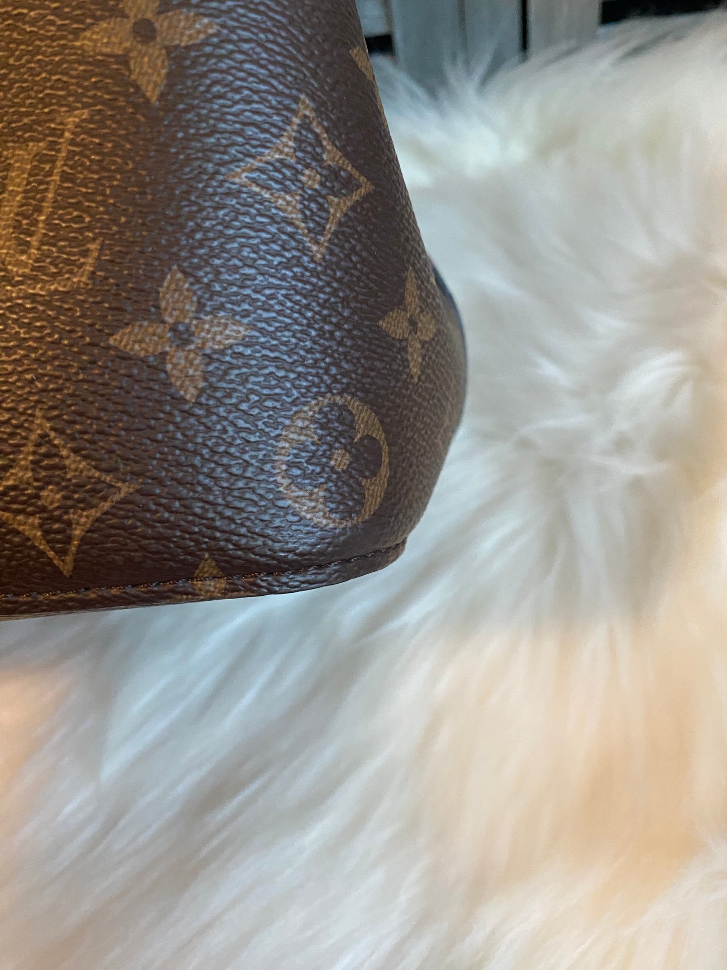 Louis Vuitton NeoNoe MM Black