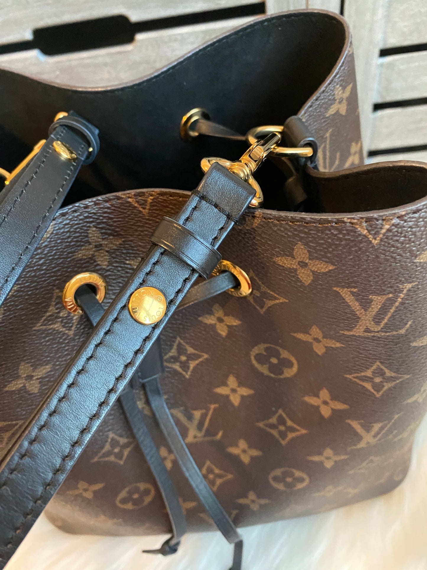 Louis Vuitton NeoNoe MM Black