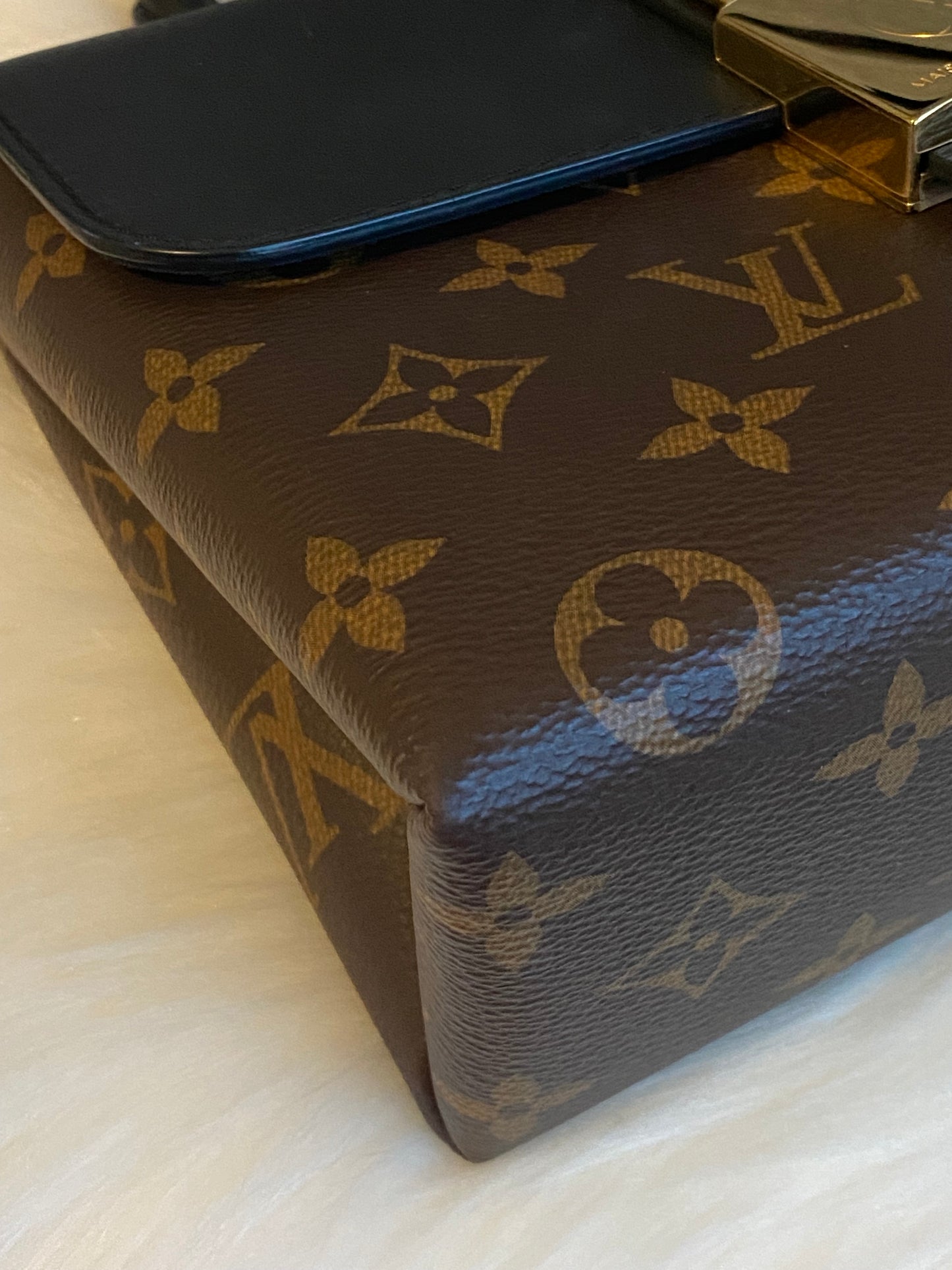 Louis Vuitton Locky BB Black