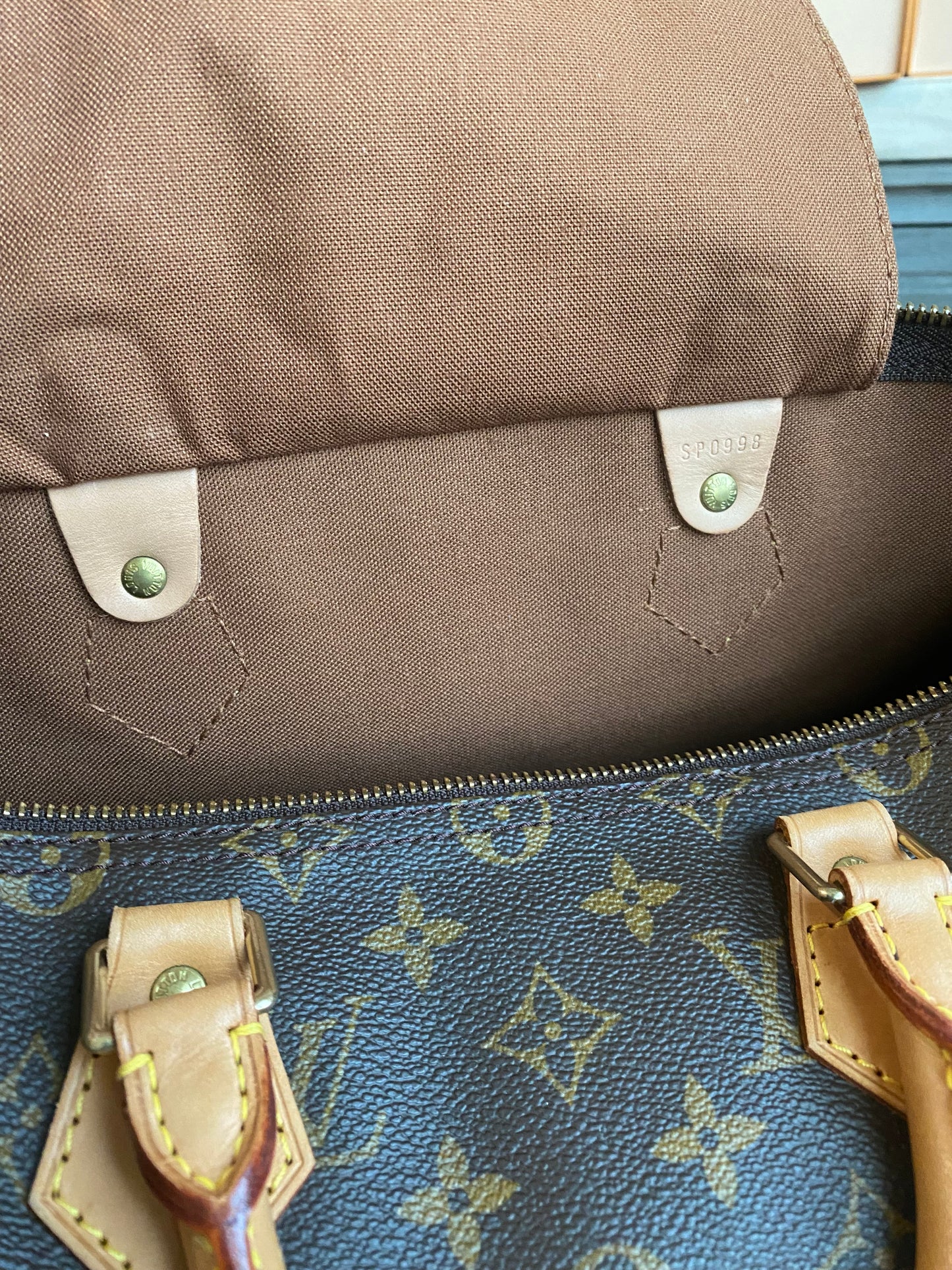 Louis Vuitton Speedy 35