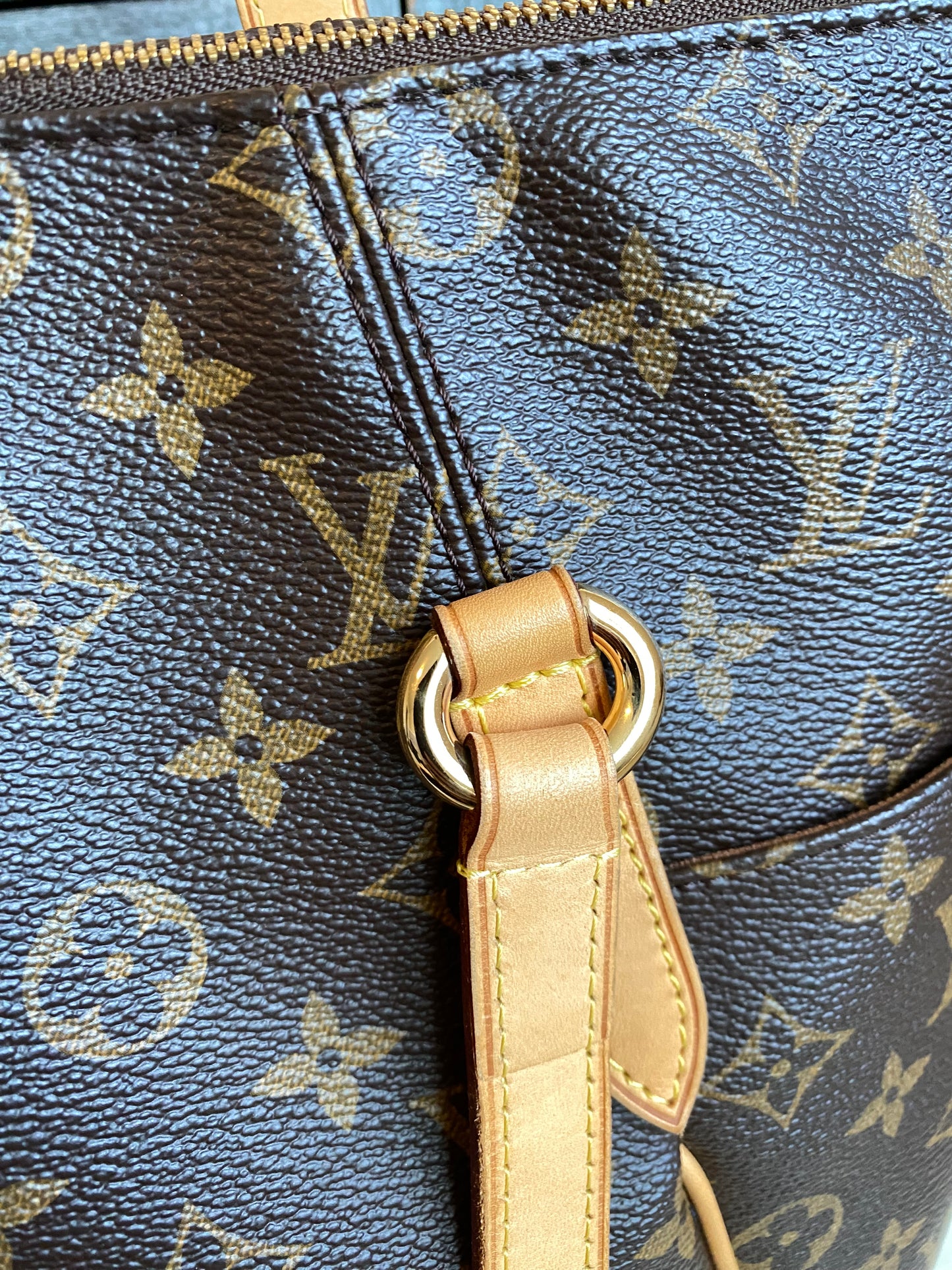 Louis Vuitton Totally MM