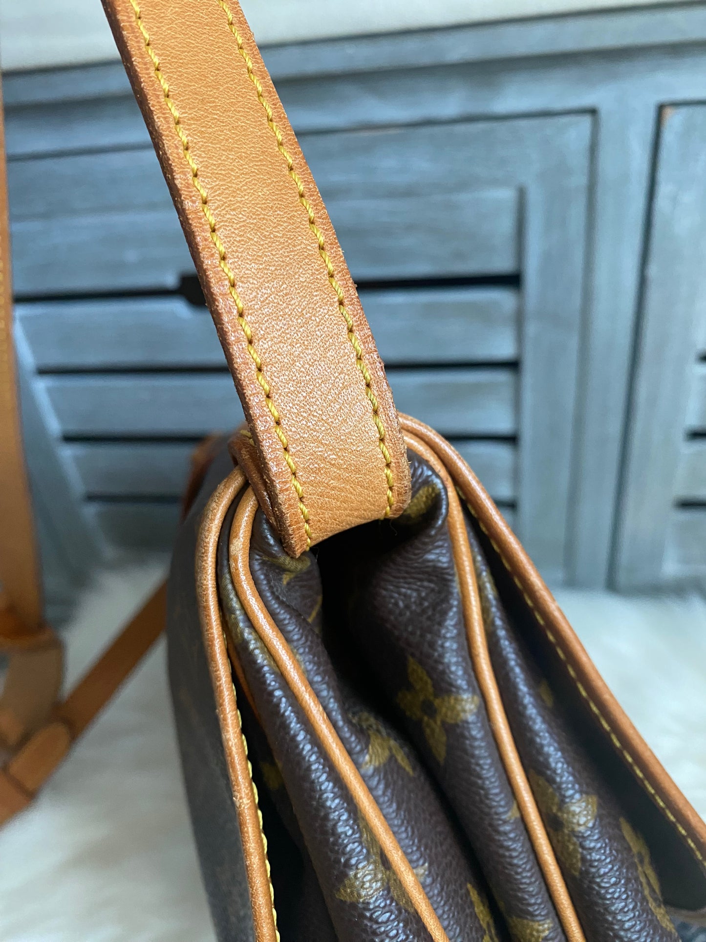 Louis Vuitton Saumur 30