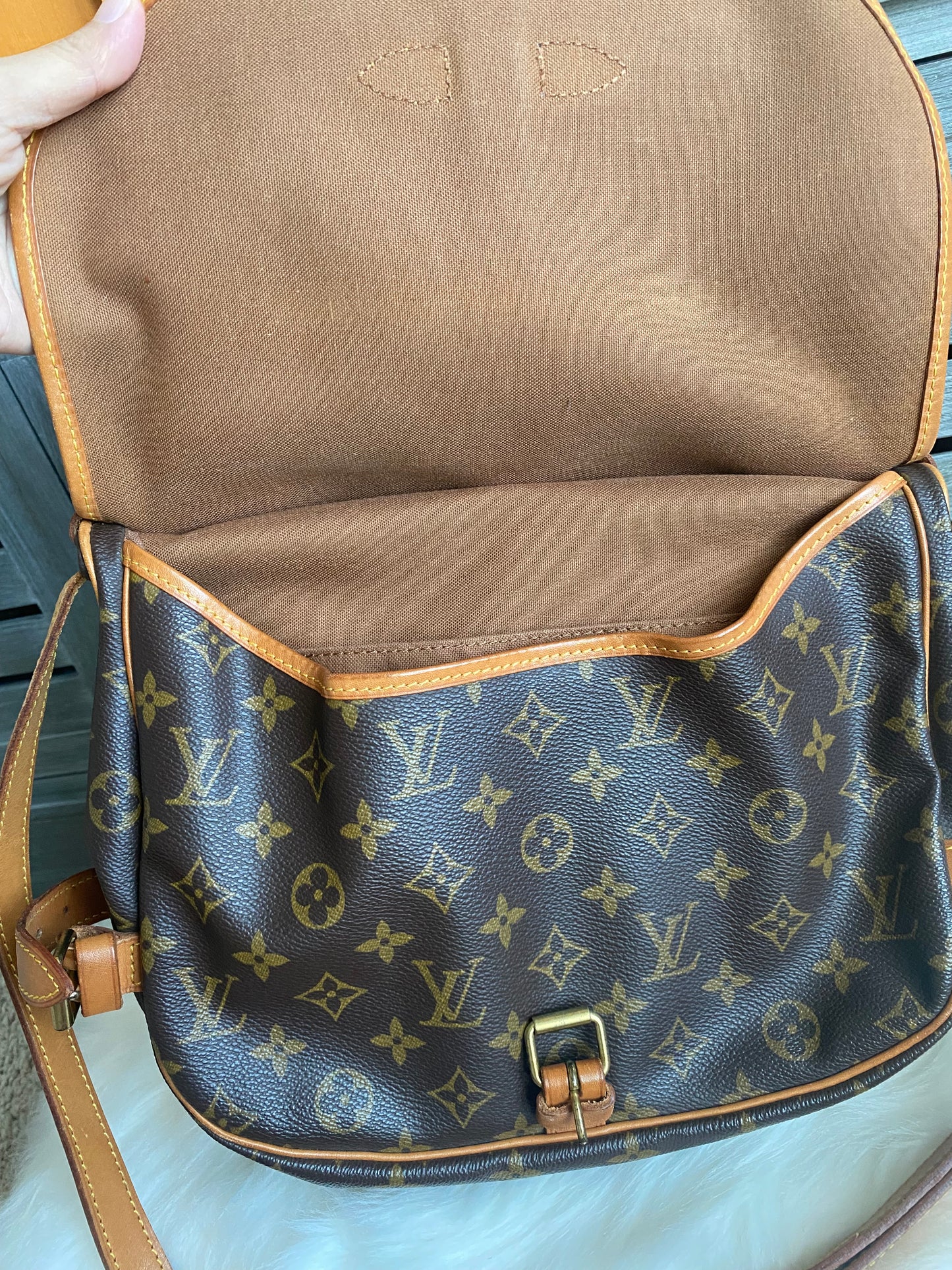 Louis Vuitton Saumur 30